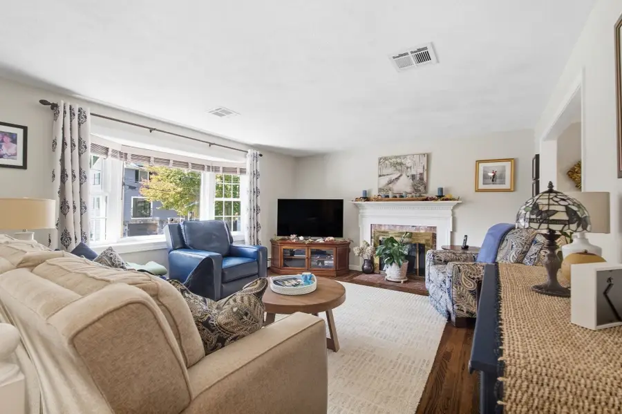 136 Maplewood Rd, Lynn, MA 01904 - #3