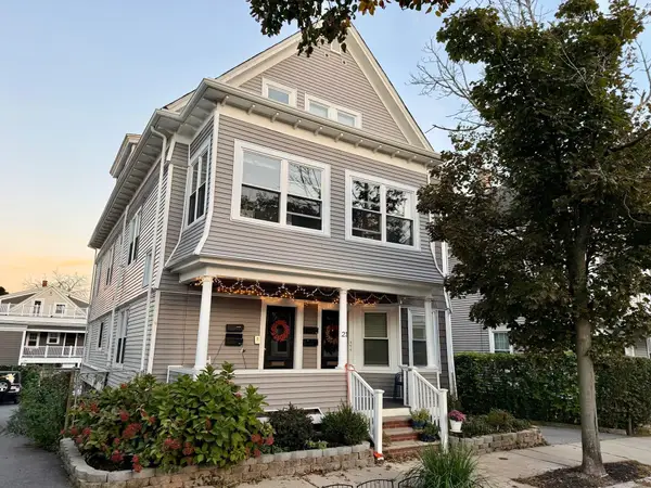 23 Green St #1R, Salem, MA 01970
