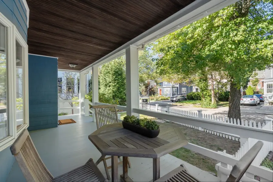 31 Loveland Rd, Brookline, MA 02445 - #2