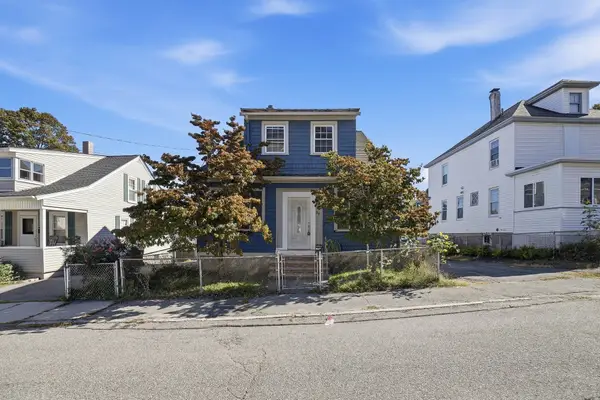 36 Putnam Ave, Lowell, MA 01851