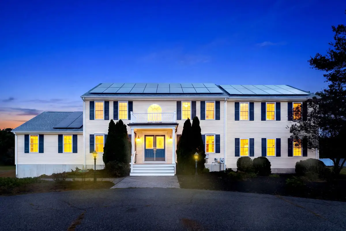 27 Charles Ave, Uxbridge, MA 01569 - #1