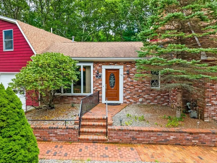 331 Mountain St, Sharon, MA 02067 - #3