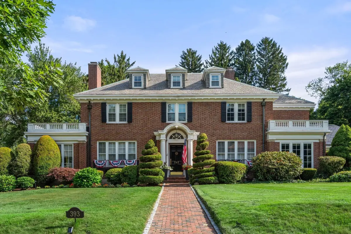 393 Commonwealth, Newton, MA 02467 - #1