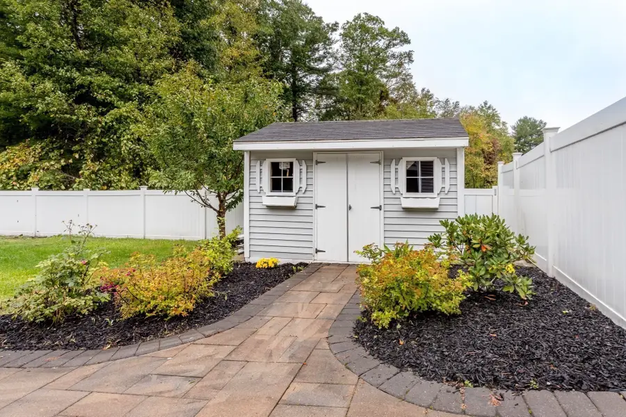 486 South St, Holbrook, MA 02343 - #3