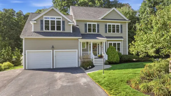 19 Brookmeadow Lane, Grafton, MA 01560