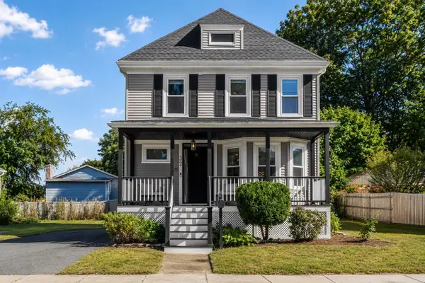 32 Coolidge Ave, Peabody, MA 01960