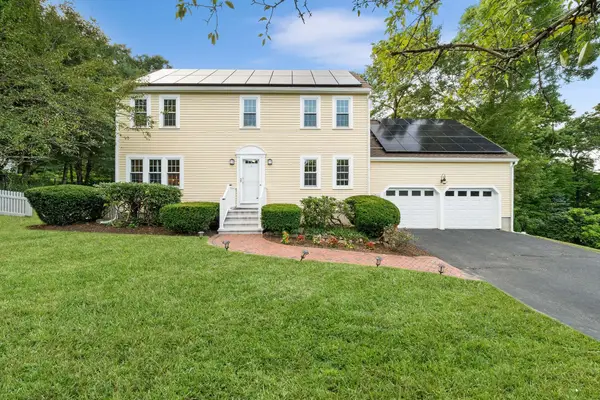 392 Old Farm Rd, Franklin, MA 02038