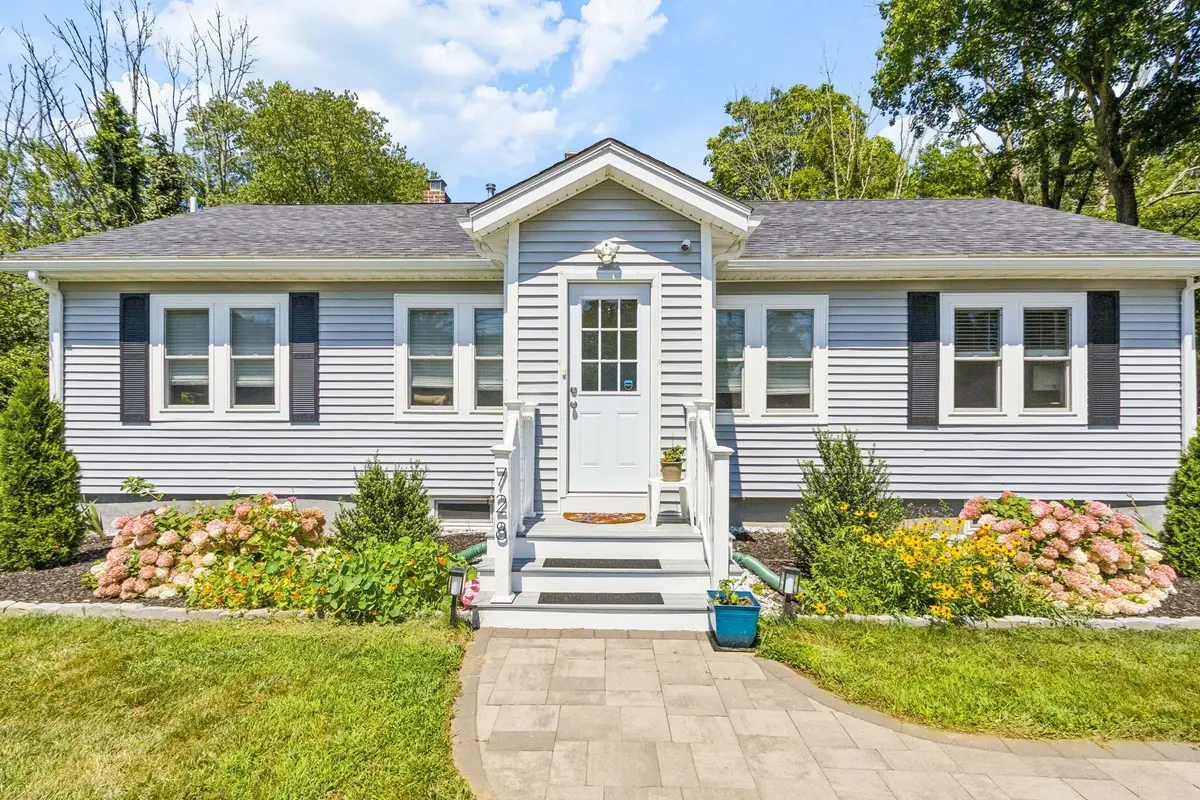 728 Pleasant St, Attleboro, MA 02703 - #1