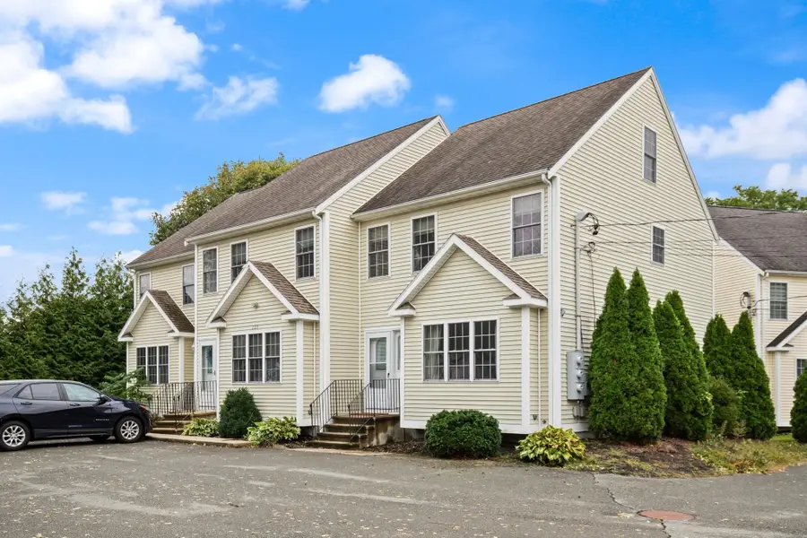 129 Scott St #4, Attleboro, MA 02703 - #3