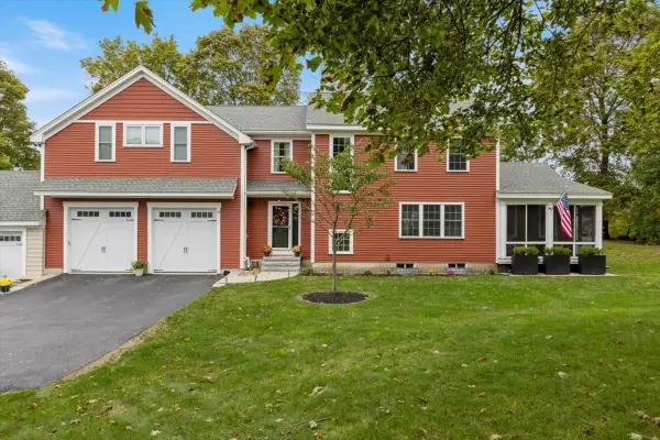 19 Hampstead Street, Methuen, MA 01844