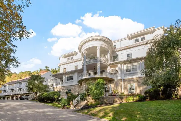 1401 Great Pond Road #2, North Andover, MA 01845