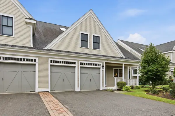 38 Green Meadow Dr #38, Reading, MA 01867