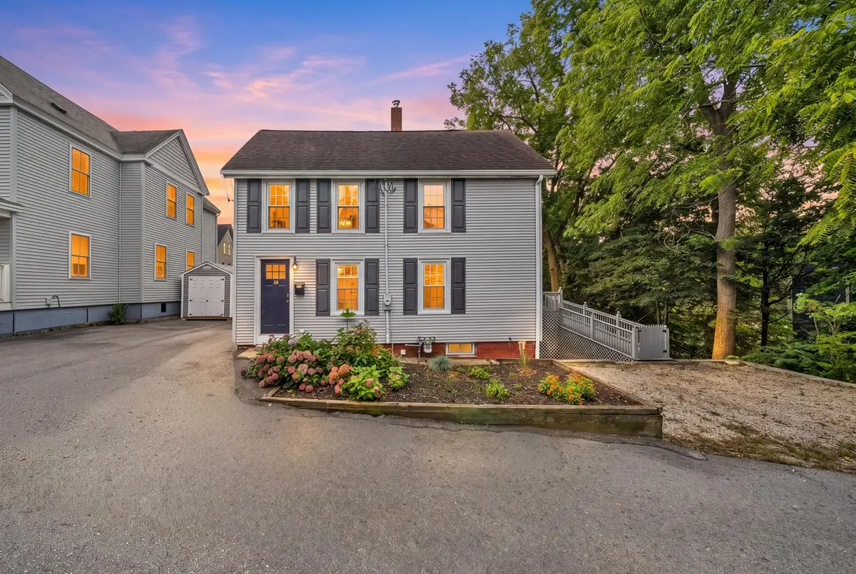 15 Lincoln Ct, Amesbury, MA 01913 - #1