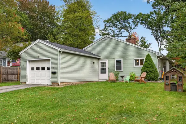 17 Nashua St, Ayer, MA 01432