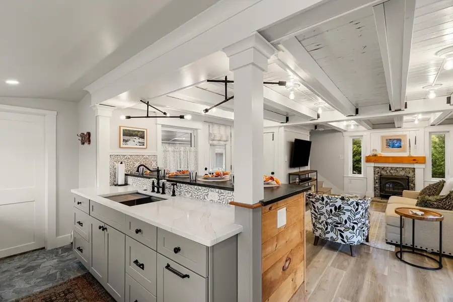 4 Tibbetts Ave, Danvers, MA 01923 - #3