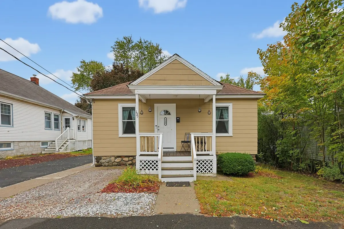 139 Massachusetts Ave, North Andover, MA 01845 - #1