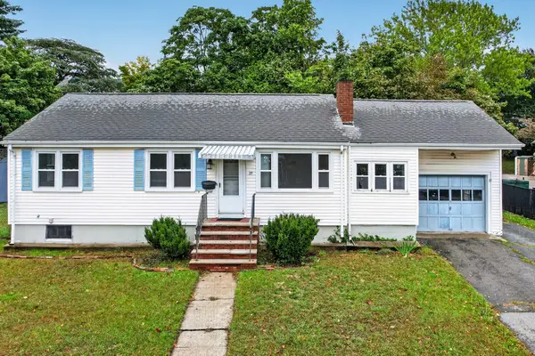 29 Church St, Braintree, MA 02184
