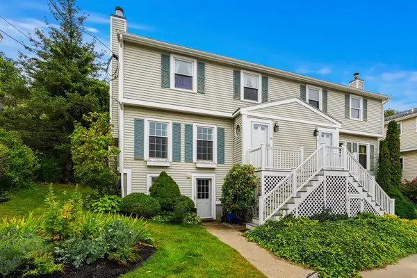 33 Arnold Terrace #33, Marblehead, MA 01945