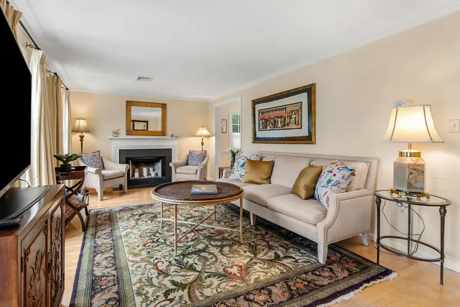 33 Arnold Terrace #33, Marblehead, MA 01945 - #2