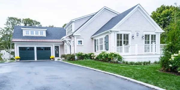 35 Crows Pond Rd, Chatham, MA 02633