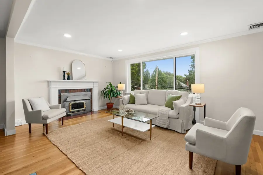 318 Mystic St, Arlington, MA 02474 - #2