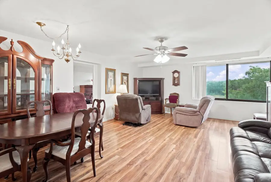 402 Paradise Rd #3J, Swampscott, MA 01907 - #2