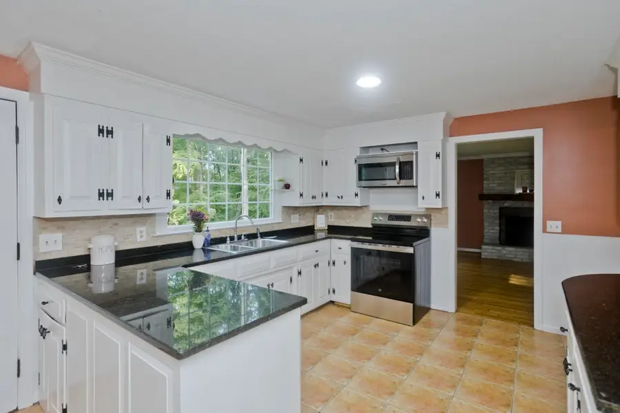 323 Bennett Rd., Hampden, MA 01036 - #3