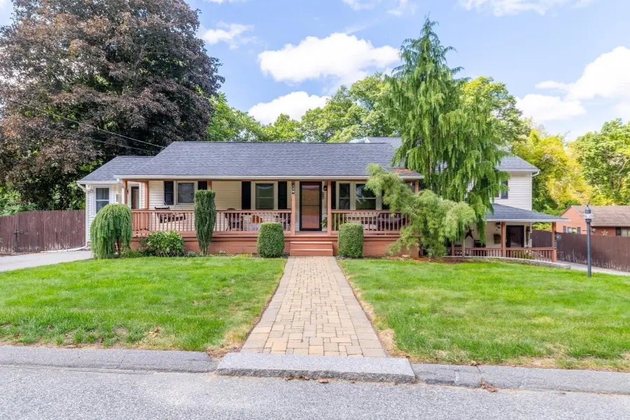 22 John F Kennedy Dr, Millbury, MA 01527 - #3