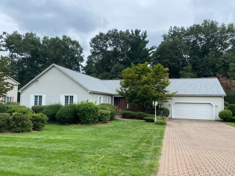 43 Pineridge Dr, Westfield, MA 01085 - #2