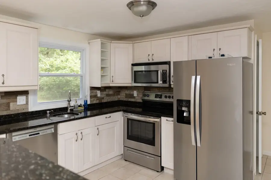 7 Ledgeville Ave #A, Foxboro, MA 02035 - #3