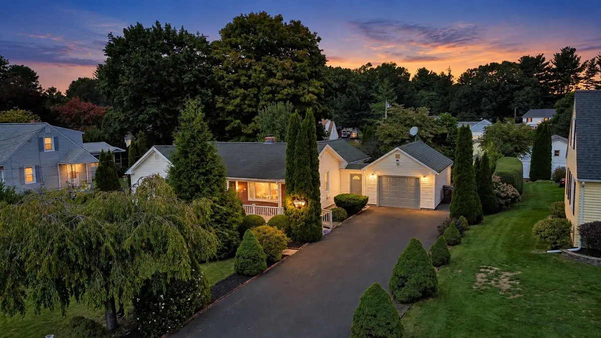 23 Briarwood Pl, Westfield, MA 01085 - #1
