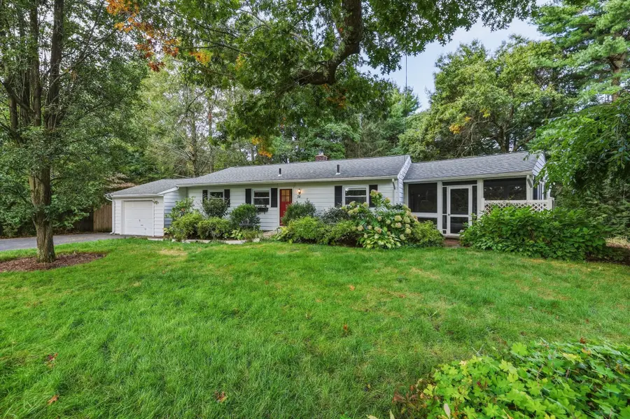 34 Skyridge Ln, Springfield, MA 01128 - #2