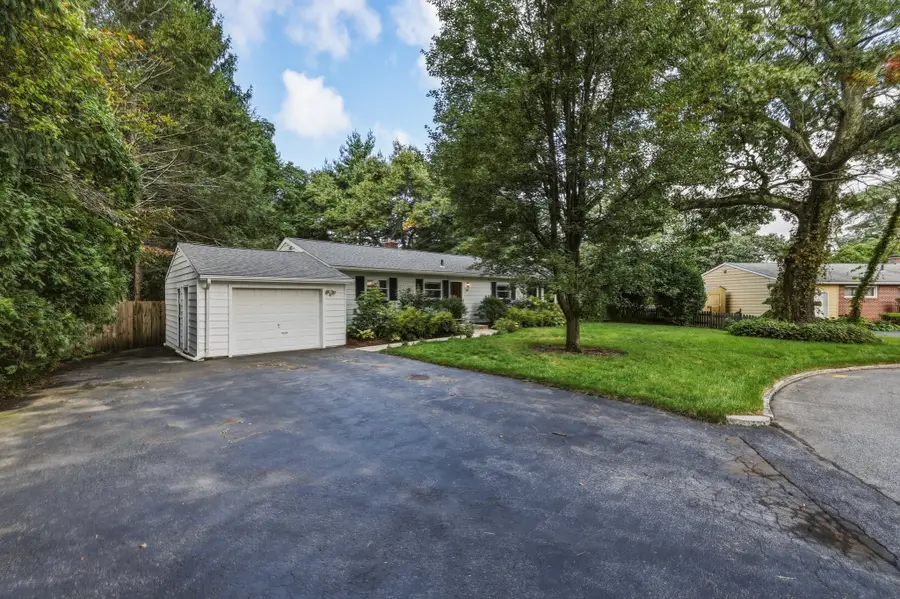 34 Skyridge Ln, Springfield, MA 01128 - #3
