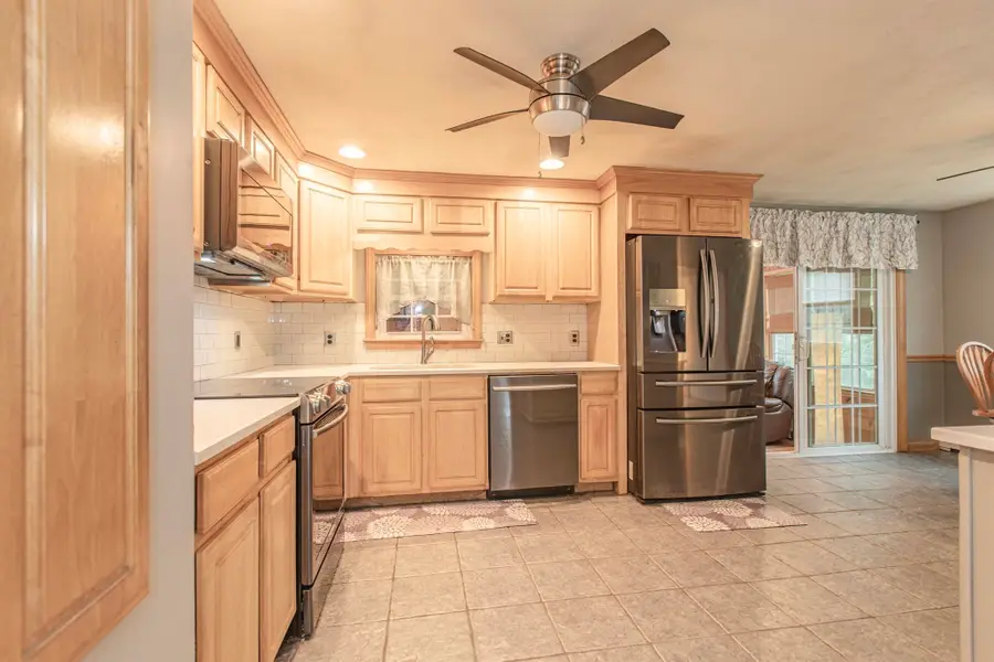 191 Cynthia Dr, Raynham, MA 02767 - #3