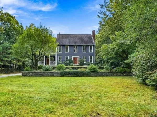 63 Wood St, Holden, MA 01522