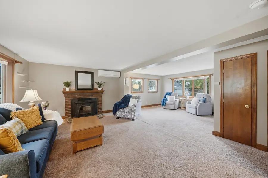 672 Shawsheen St, Tewksbury, MA 01876 - #2