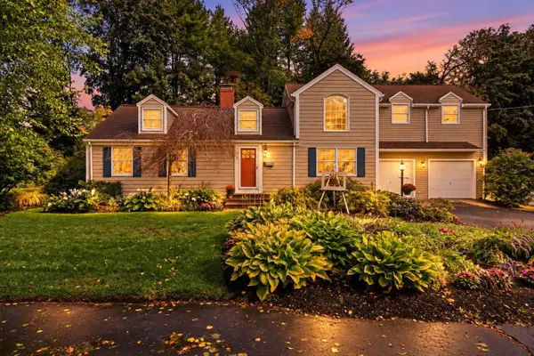 54 Edward Ave, Lynnfield, MA 01940