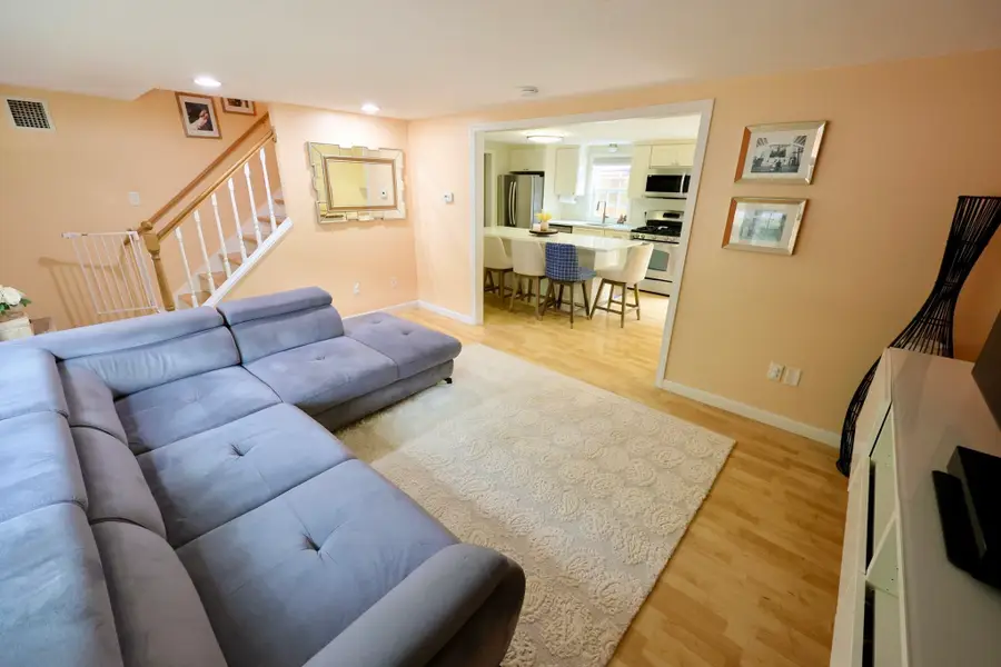 19 Deerwood Dr #A, Amherst, NH 03031 - #3