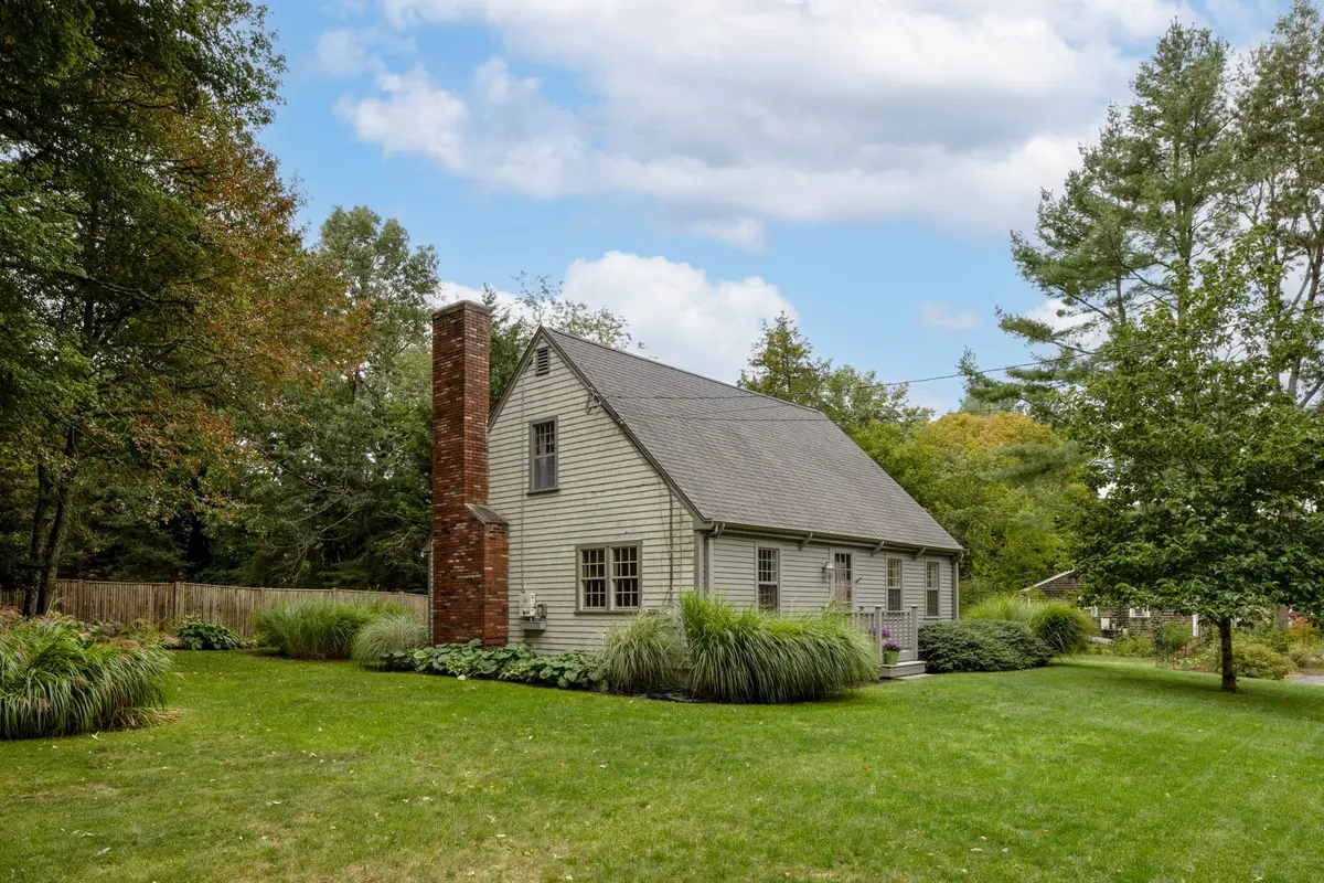 7 Bayberry Ln, Mattapoisett, MA 02739 - #1