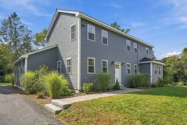 28 Ash St, Webster, MA 01570