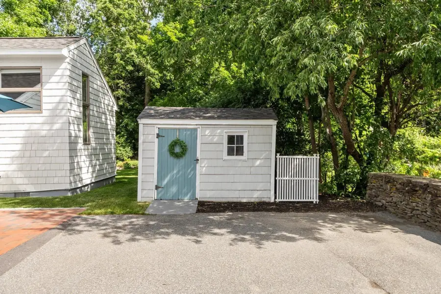 90 Summer St, Andover, MA 01810 - #3