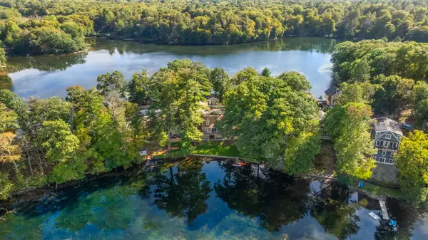 89 Dudley Rd, Wayland, MA 01778
