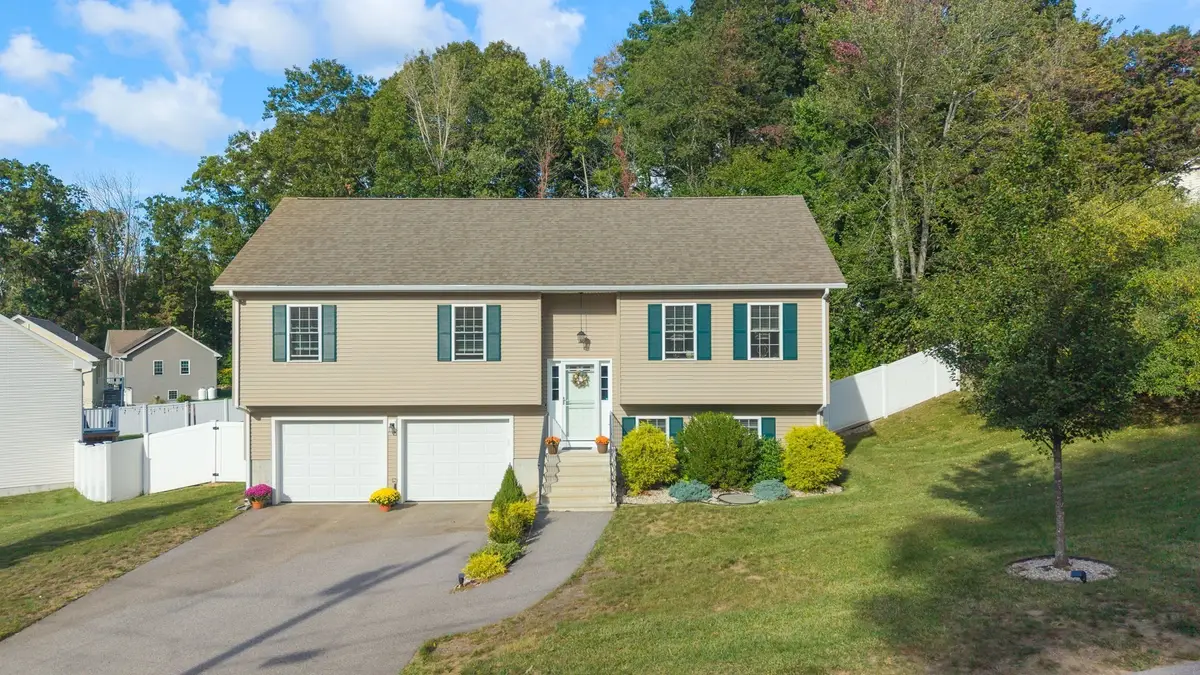 16 Liane Dr, Woonsocket, RI 02895 - #1