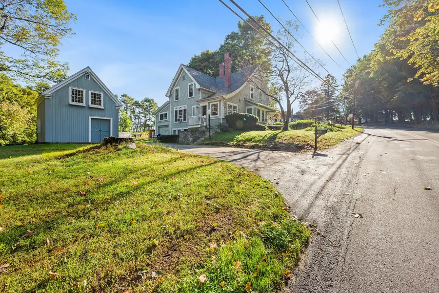 161 Pleasant St, Lunenburg, MA 01462 - #3