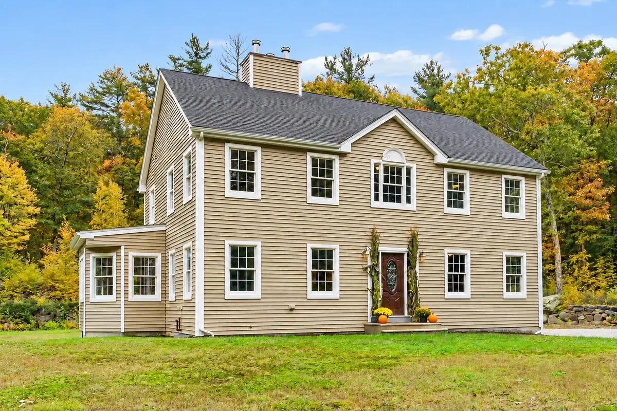 208 Sw Main St, Douglas, MA 01516 - #1