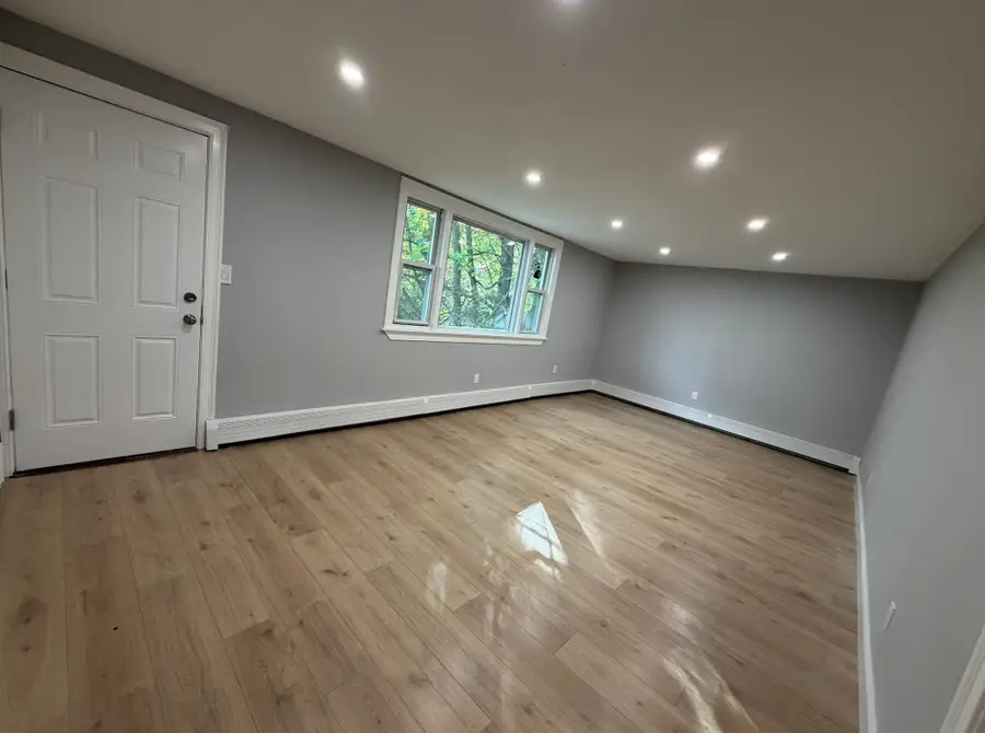 92 Dresser St, Southbridge, MA 01550 - #3