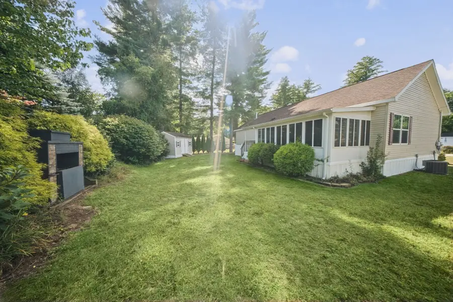2 Hawthorne Ln, Nashua, NH 03062 - #3