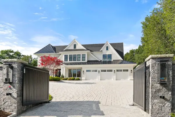 15 Vinson Circle, Winchester, MA 01890