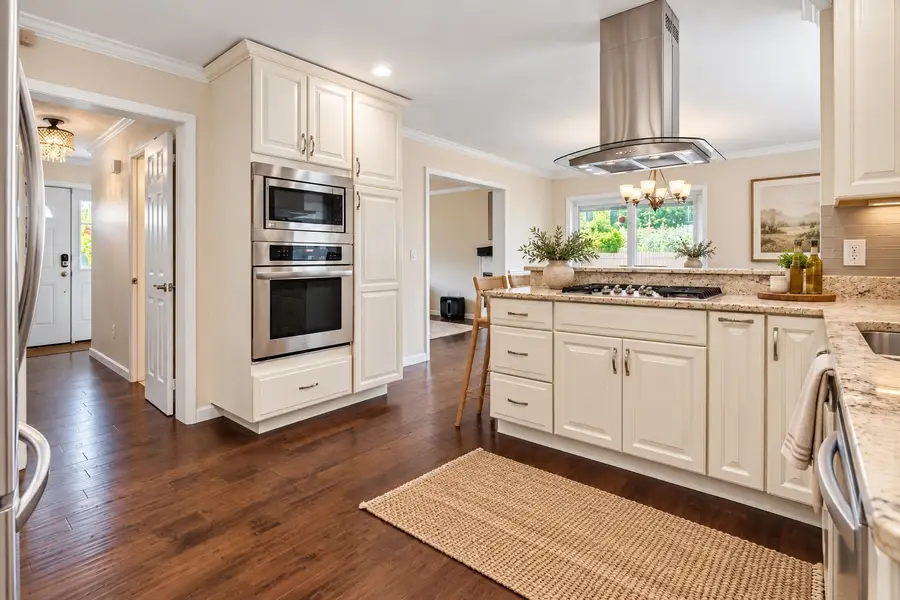 4 Seagirt Ave, Saugus, MA 01906 - #3