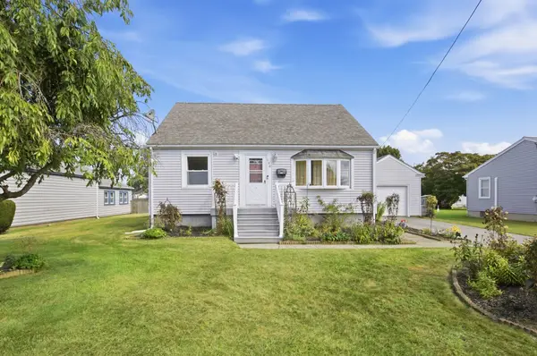 136 Durfee Road, Tiverton, RI 02878